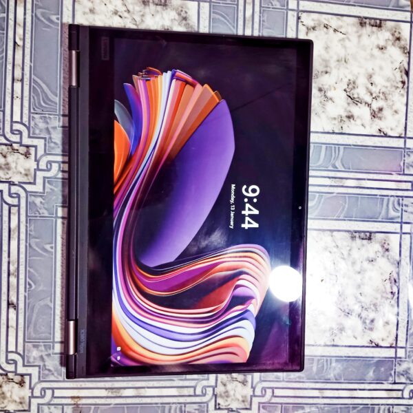 Lenovo Yoga x380 - Image 2